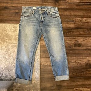 2/25✨Mid rise girlfriend jeans